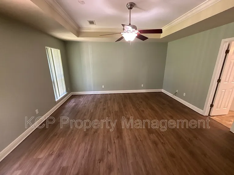 2109 Barrington Dr — Photo 23