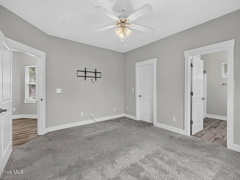 636 Brunswick St — Photo 12
