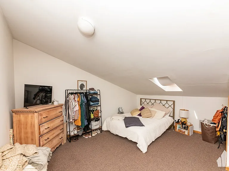 1940 W Diversey Pkwy #1W — Photo 16