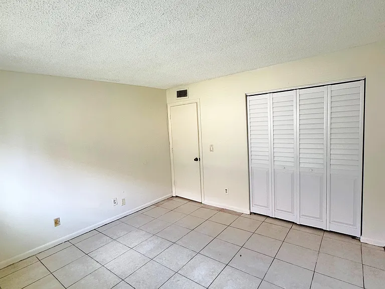 933 W Jasmine Dr — Photo 8