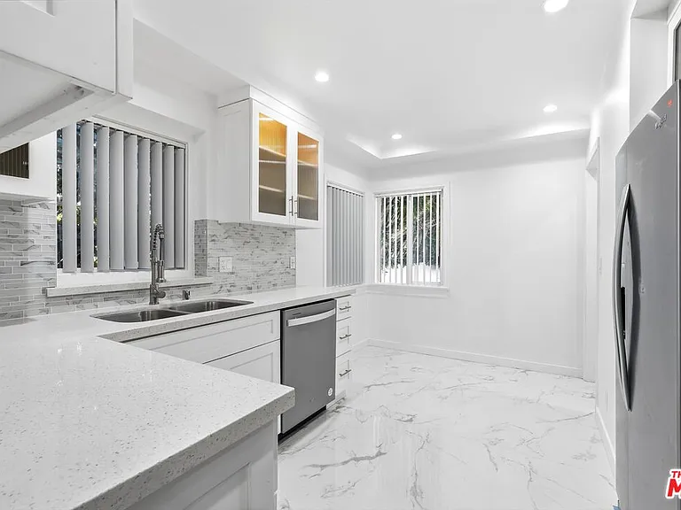 2938 Kansas Ave — Photo 13