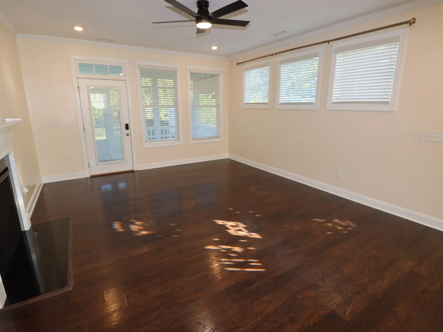 3 bed, 2.5 bath, 2255 sqft, $2,895 — Photo 3