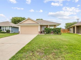 1292 Cottage Grove Cir, Bryan, TX 77801