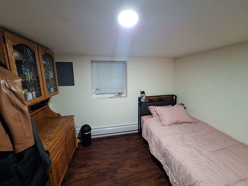 1st image of 5527 15th Ave NE Unit E