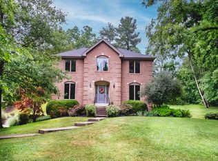 206 Fineview Dr, Mcmurray, PA
