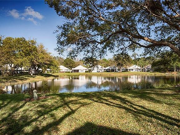 2nd image of 517 Clubside Cir #50