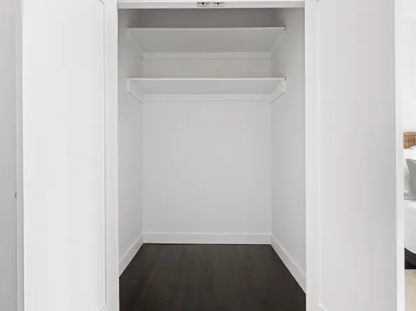 105 Manhattan Avenue image 12 of 20