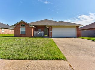 2809 E Lake Dr, Norman, OK 73071