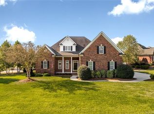7901 Grimsby Cir, Harrisburg, NC 28075