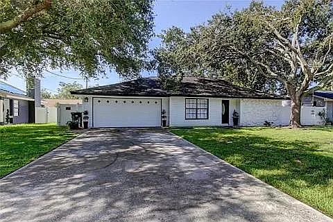 3 bed, 2054 sqft, $3,200 — Photo 2