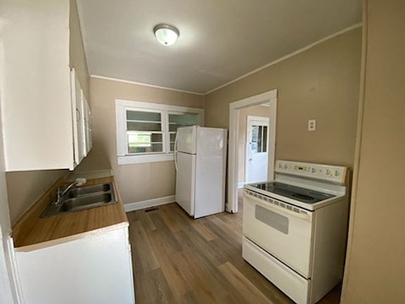 5th image of 117A 4th St