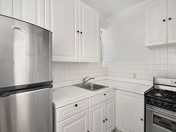 5th image of 247 E 81st St APT 2C