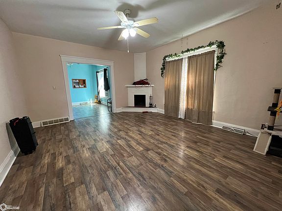 3rd image of 307 N Pine St
