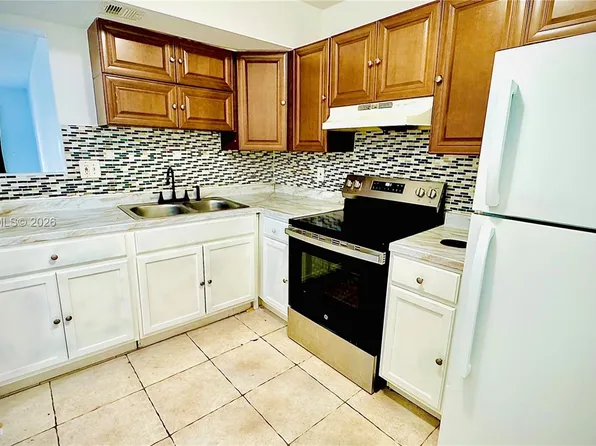 3700 NW 21st St APT 109, Fort Lauderdale, FL 33311