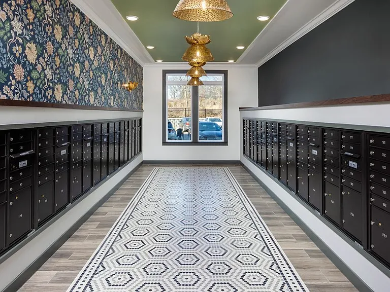 Mail lockers