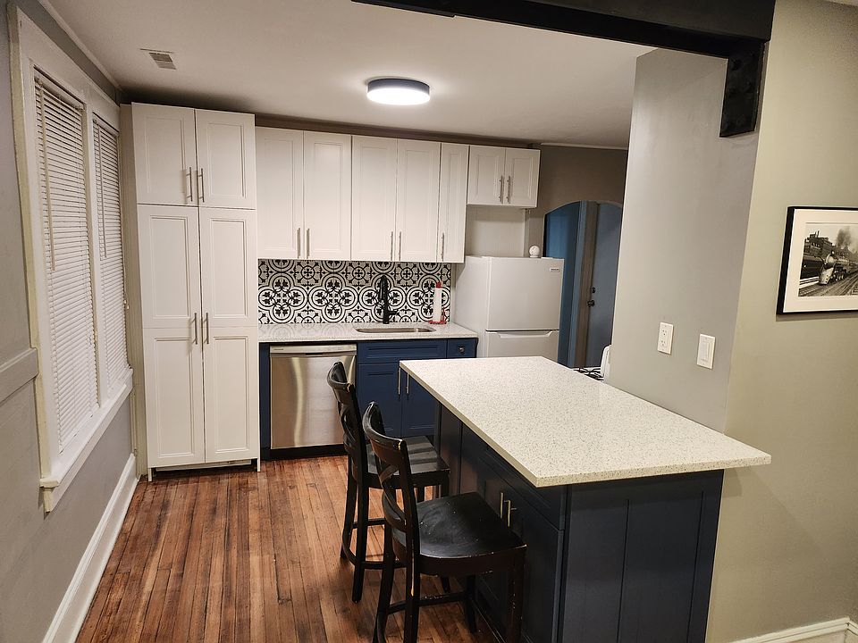 1st image of 196 Canfield Ave #301