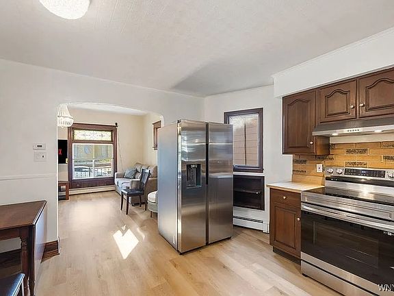3rd image of 548 10th St #1