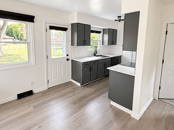 3rd image of 2626 Cooper Ave #2626