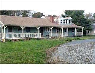 2nd image of 69 Quaker Ln