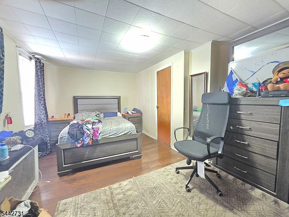 5th image of 805 4Th Ave