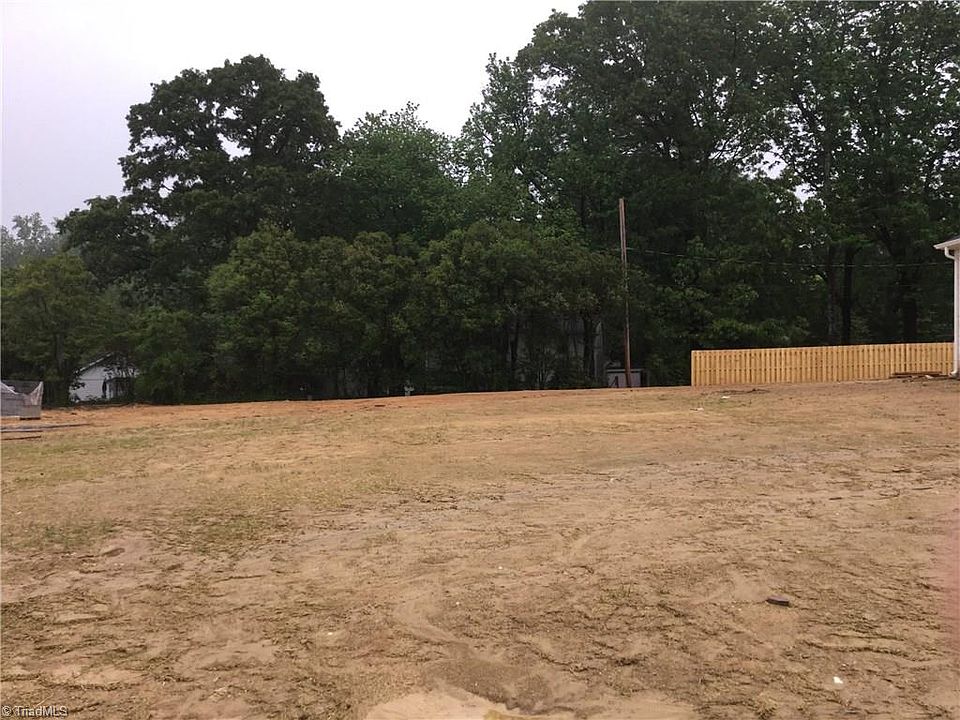 2nd image of 2104 Berkshire Pl