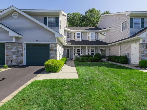 31 willow wood Drive, East Setauket, NY 11733