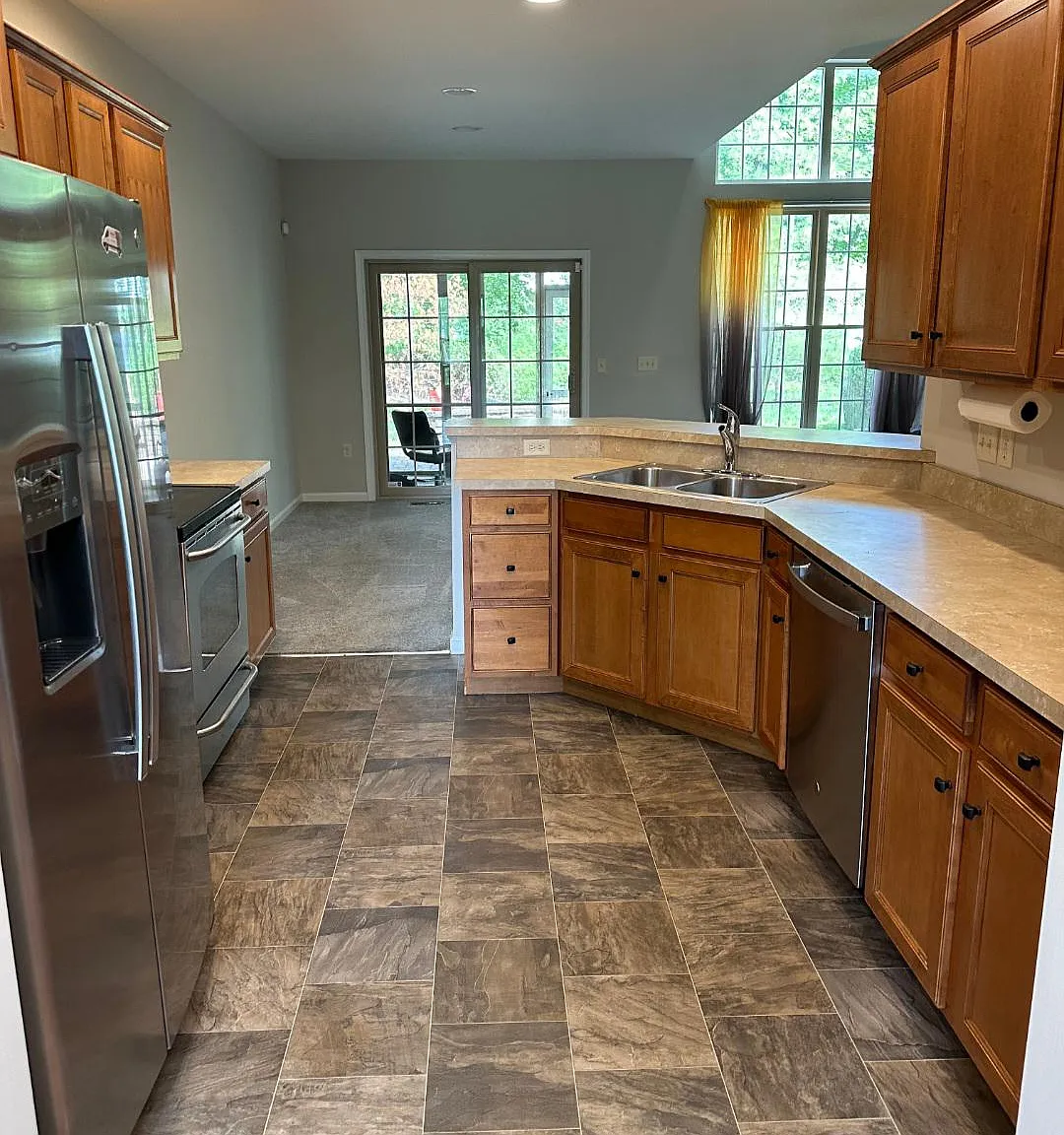 3 bed, 2.5 bath, 1962 sqft, $2,495 — Photo 3