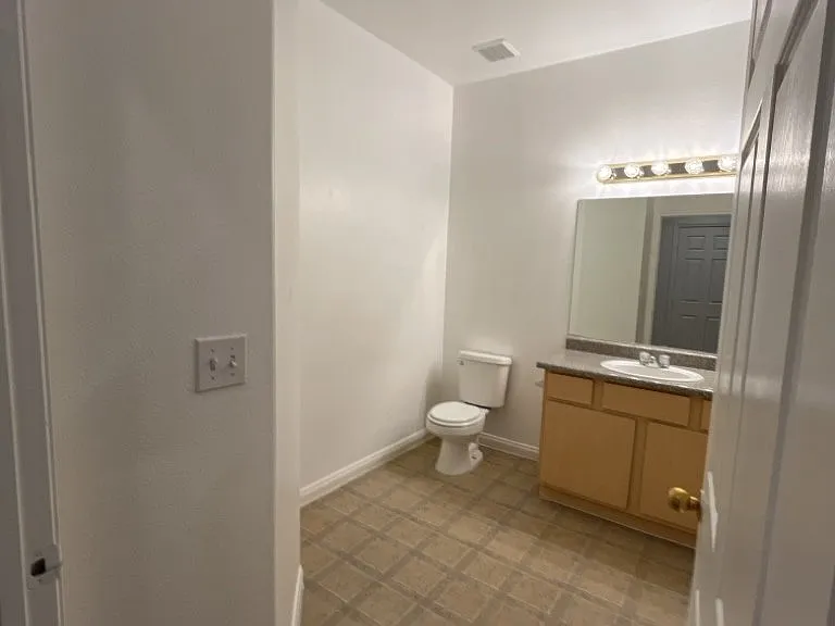 4915 E Russell Rd #142-8 — Photo 18