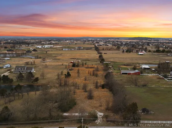 3 S Peoria Ave E, Glenpool, OK 74033