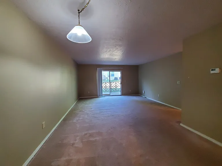 149 E Willow Ct — Photo 13