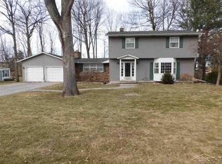 3035 Crestwood Ct, Bay City, MI 48706