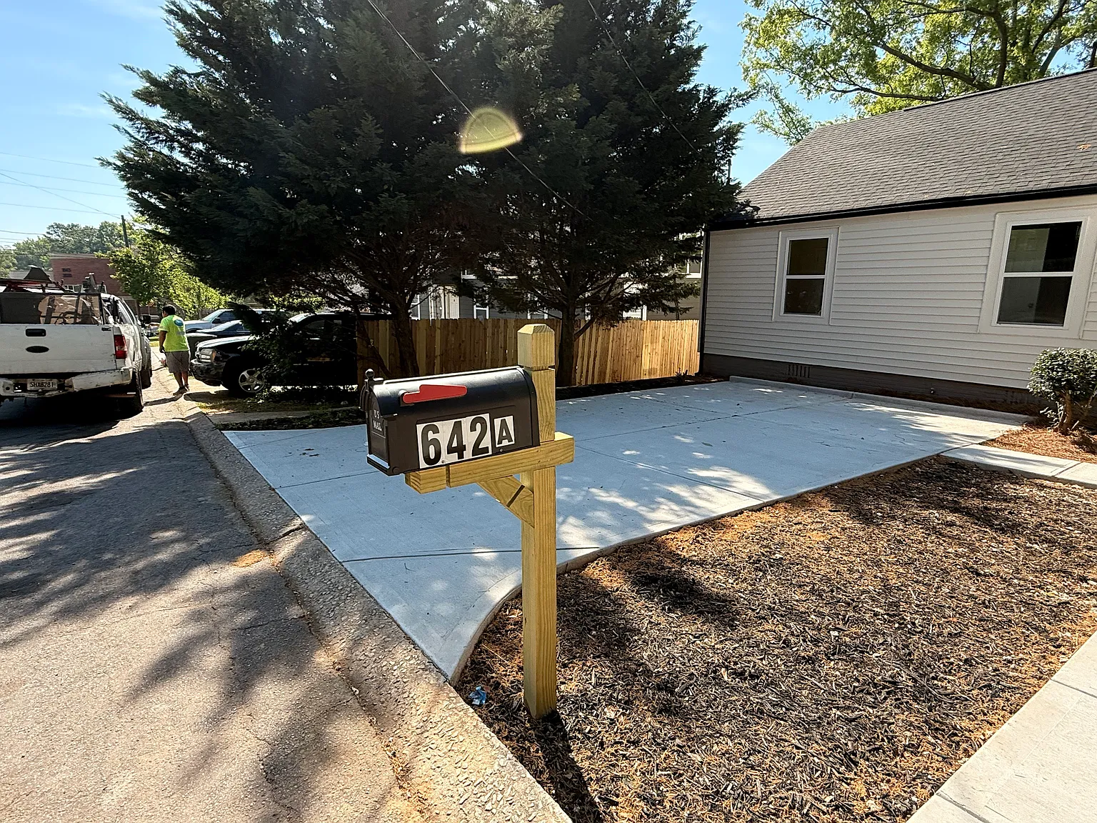 2 bed, 1000 sqft, $1,900 — Photo 2
