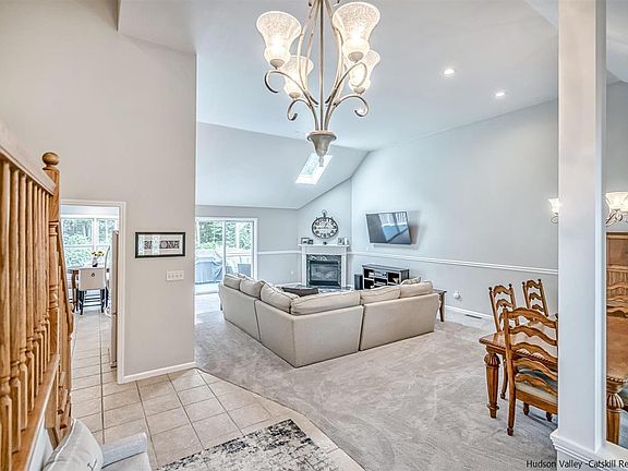 4th image of 63 Canterbury Dr