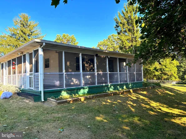 3736 Grave Run Rd, Hampstead, MD 21074