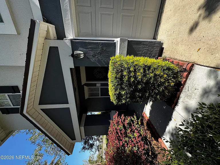 1052 N Black Cherry Dr — Photo 32