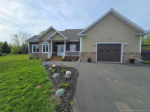 2nd image of 1124 Robertville