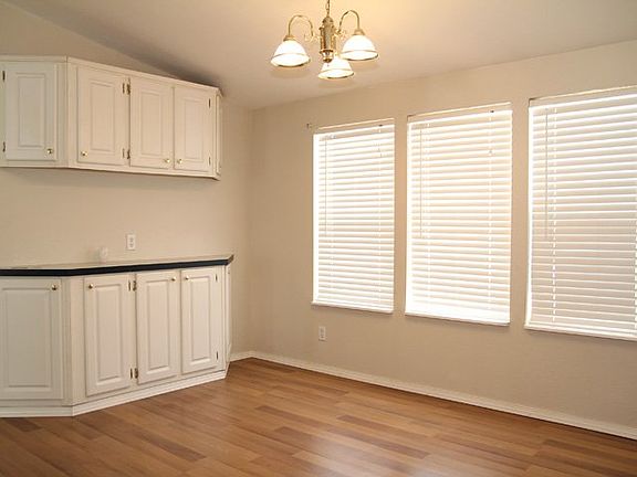 5th image of 850 Independence Ln