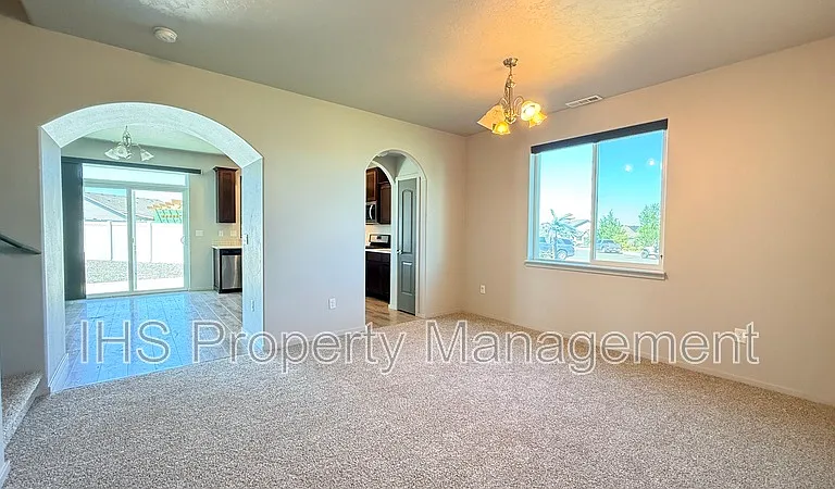 5814 Sidon Ln — Photo 7