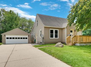 1206 W 18th St, Cedar Falls, IA 50613