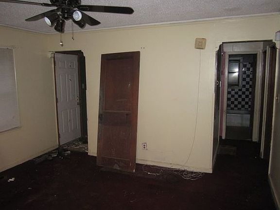 2nd image of 1121 Oakland Ave