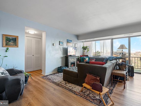 5th image of 431 N Armistead St APT 401