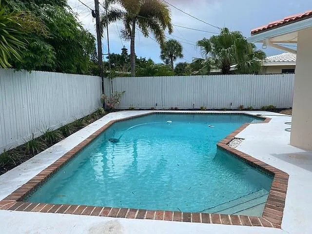 5910 NE 21st Way — Photo 3