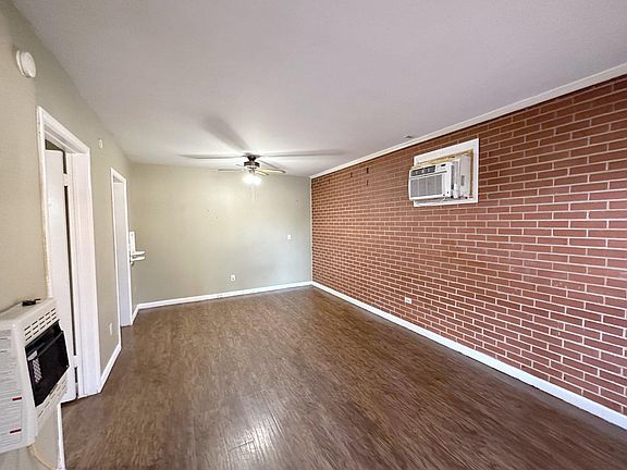 3rd image of 6600 NW 31st St #8