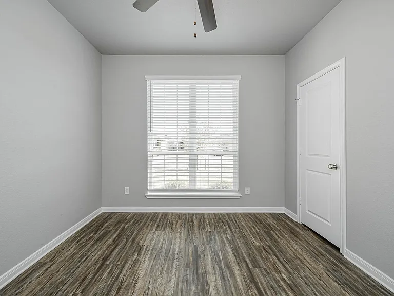 8227 Blue Field Dr — Photo 31