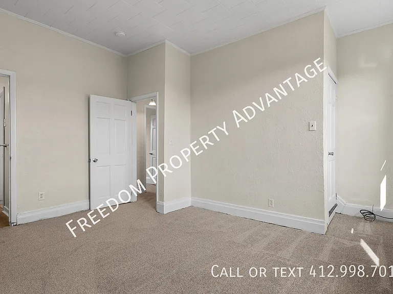 644 Herschel St — Photo 14