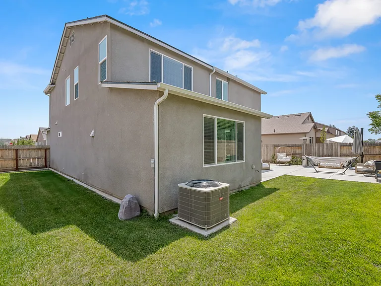 Celeste Ave — Photo 45