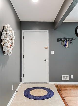 2nd image of 4006 Woodbury St