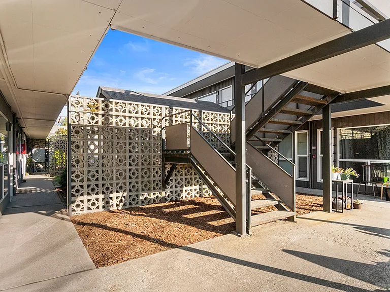 WhiteRock Apartments — Photo 25