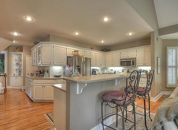 5th image of 5868 Edgewater Dr