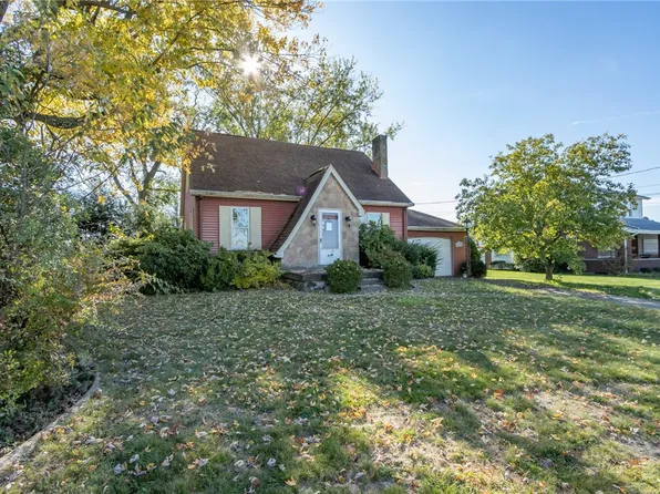 147 Wayne St, Lower Burrell, PA 15068